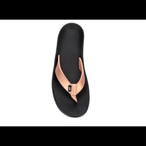 “BRAND NEW” Women’s Bella Kai Thong